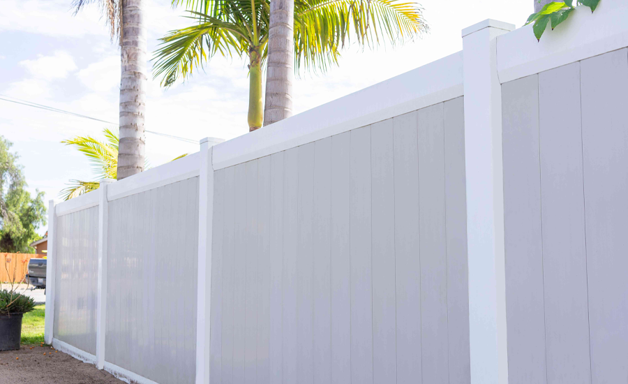 How To Choose The Right Fence Material For Your Home