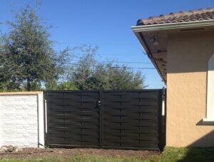 ALUMINUM BASKET WEAVE GATE